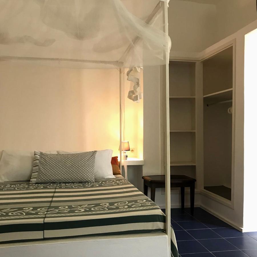 La Maison Blanche Hotel Асини Екстериор снимка